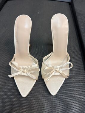 SHEIN Ivory Satin Pointed-Toe Bow Mule Heels